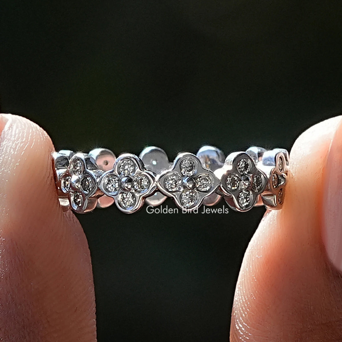 Round Diamond Clover Wedding Band
