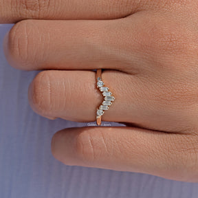Baguette Cut Curve Moissanite Wedding Band