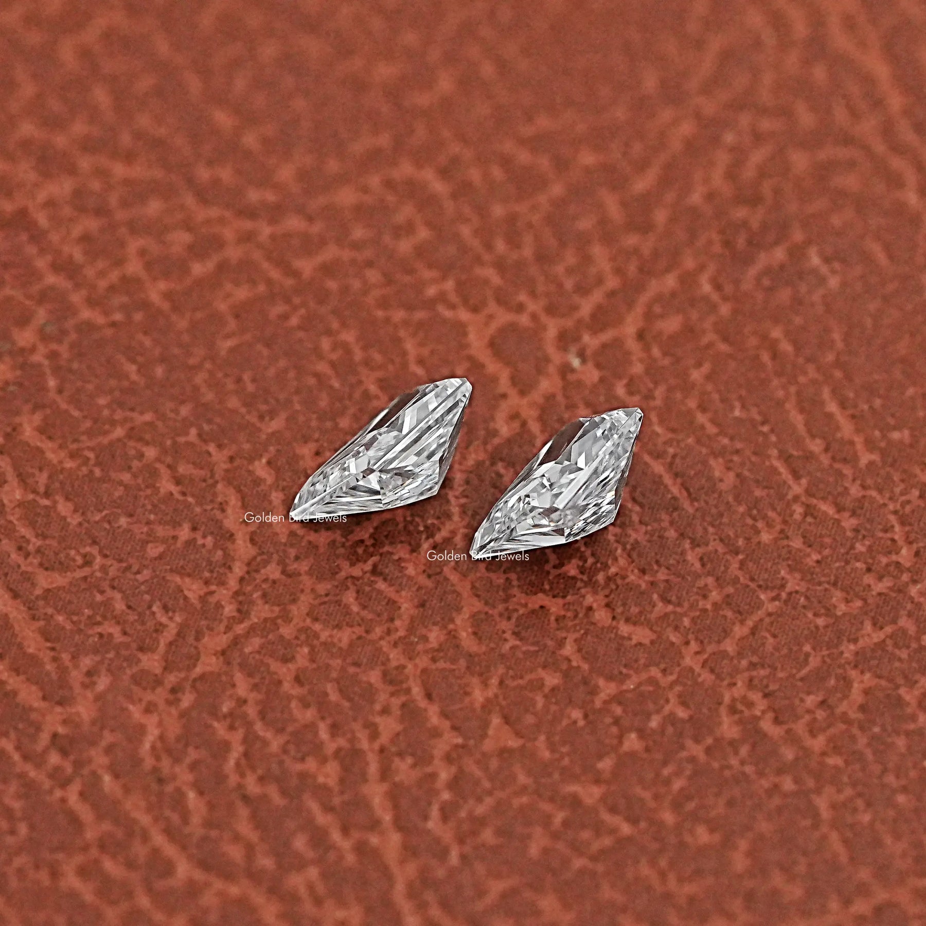 Detailed View Of Brilliant Trapezoid Cut Loose Diamond Matching Pair