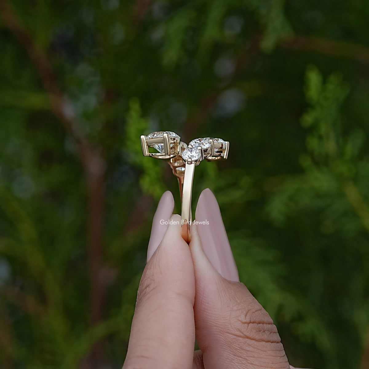 Round Cut Moissanite Bypass Shank Pendant