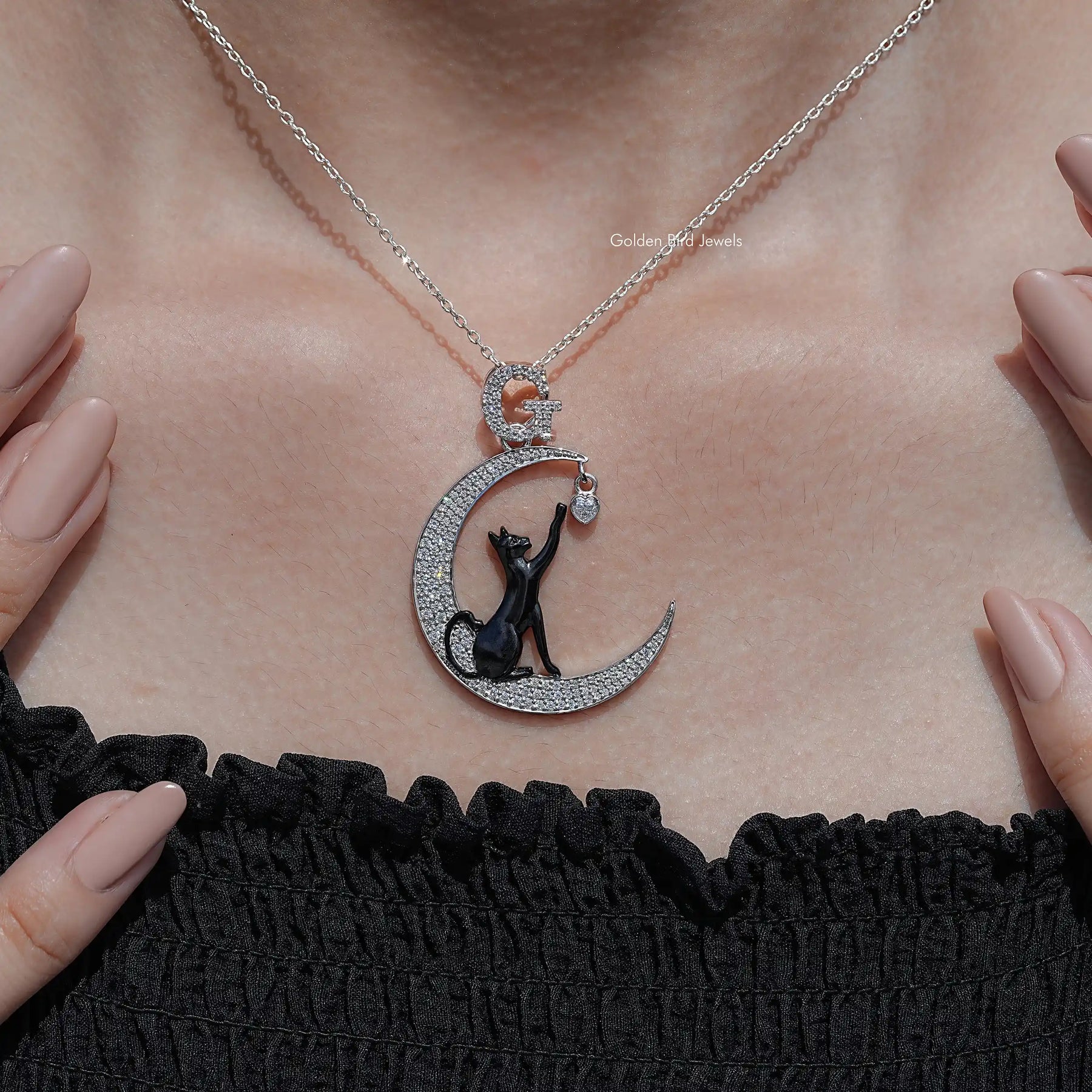 Round Cut Cat And Moon Moissanite Pendant