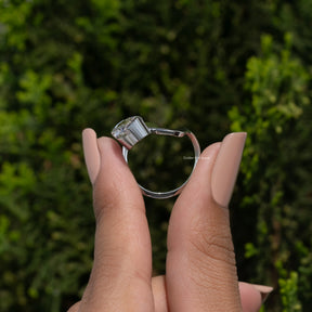 Solitaire Crushed Ice Oval Moissanite Curved Ring