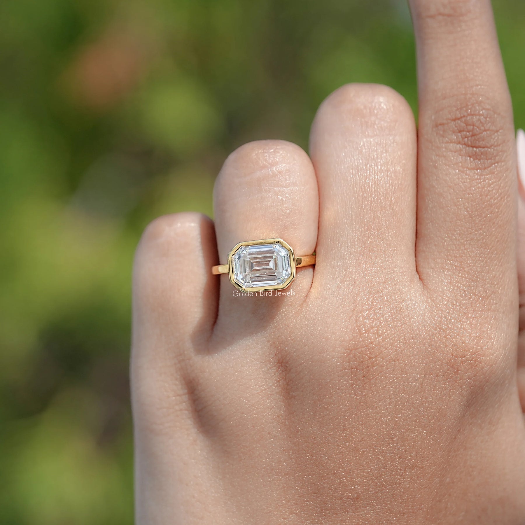 East Wast Old Mine Emerald Moissanite Solitaire Ring