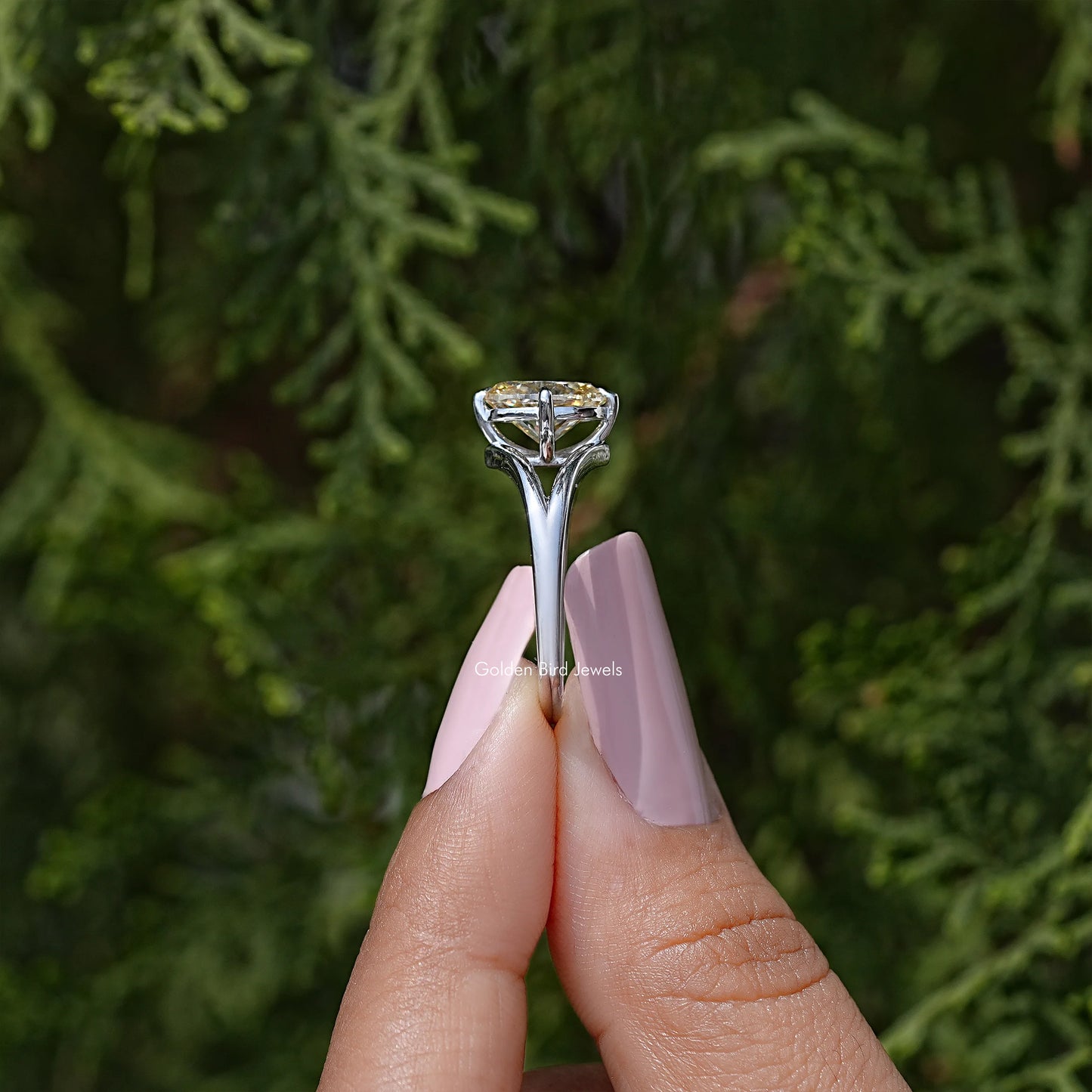 Oval Moissanite Gemstone Spilt Shank Engagement Ring