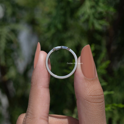 Ribbon Style Round Cut Moissanite Ring