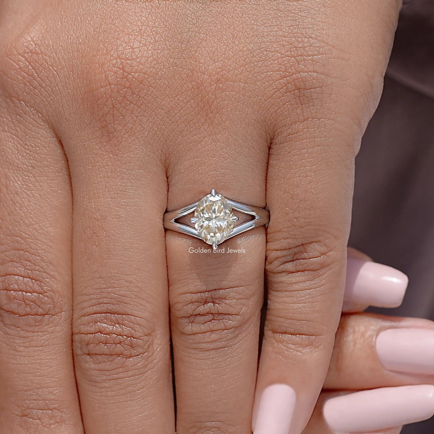 Oval Moissanite Gemstone Spilt Shank Engagement Ring