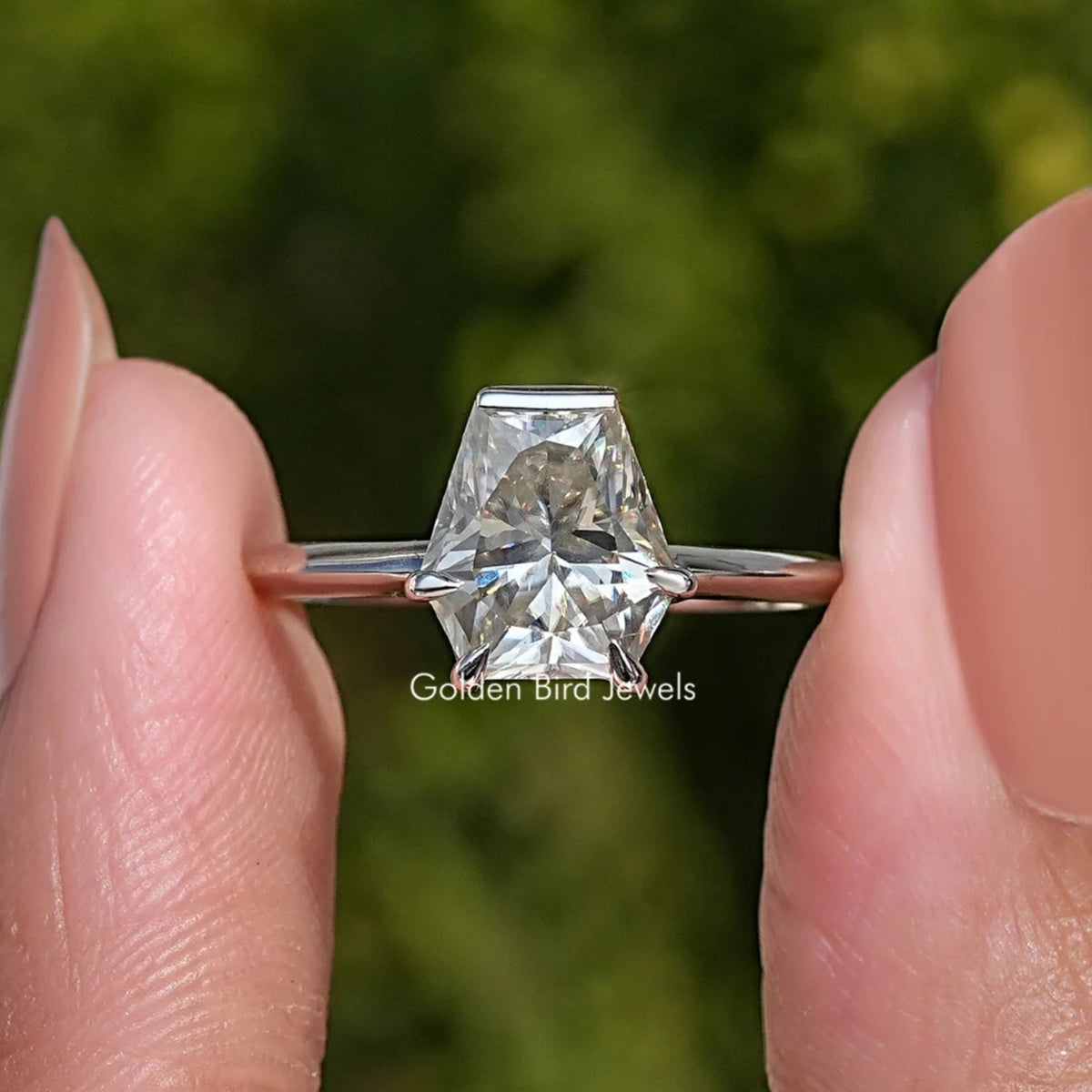 Calf's Head Cut Moissanite Solitaire Ring