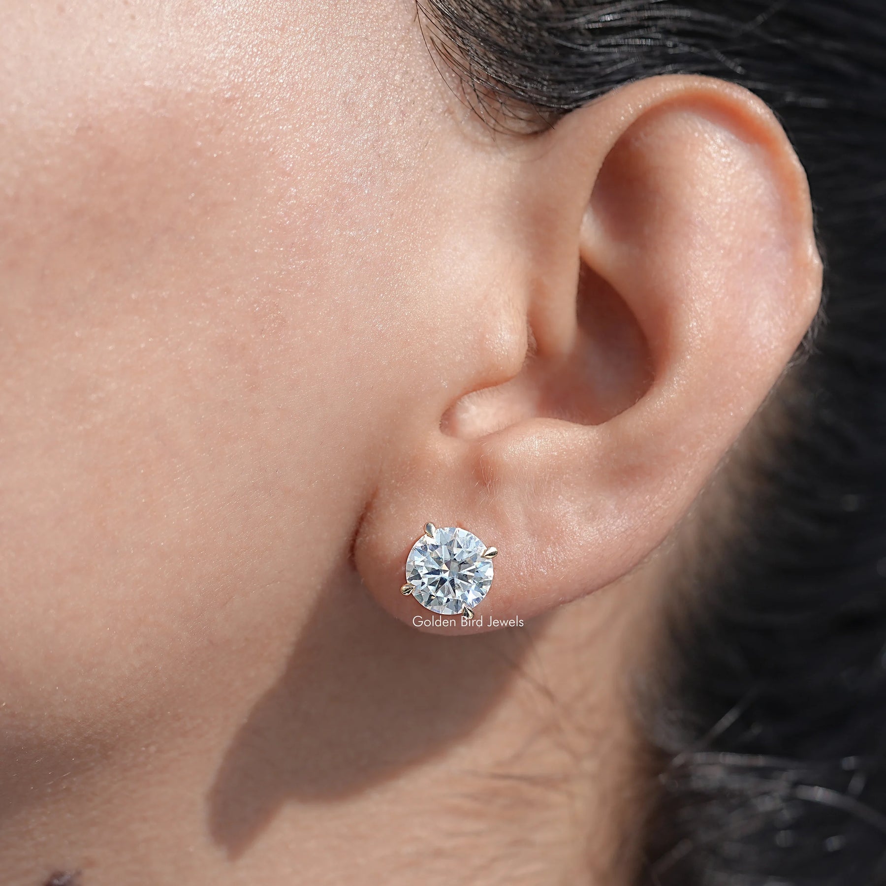 Round Shaped Moissanite Stud Earrings