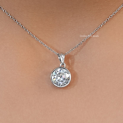 OEC Round Cut Moissanite Bezel Set Solitaire Pendant