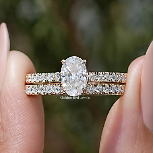 Crushed Ice Oval Cut Moissanite Wedding Ring Set