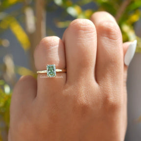 Clear View of Radiant Cut Solitare Engagement Ring In a Yellow Gold 