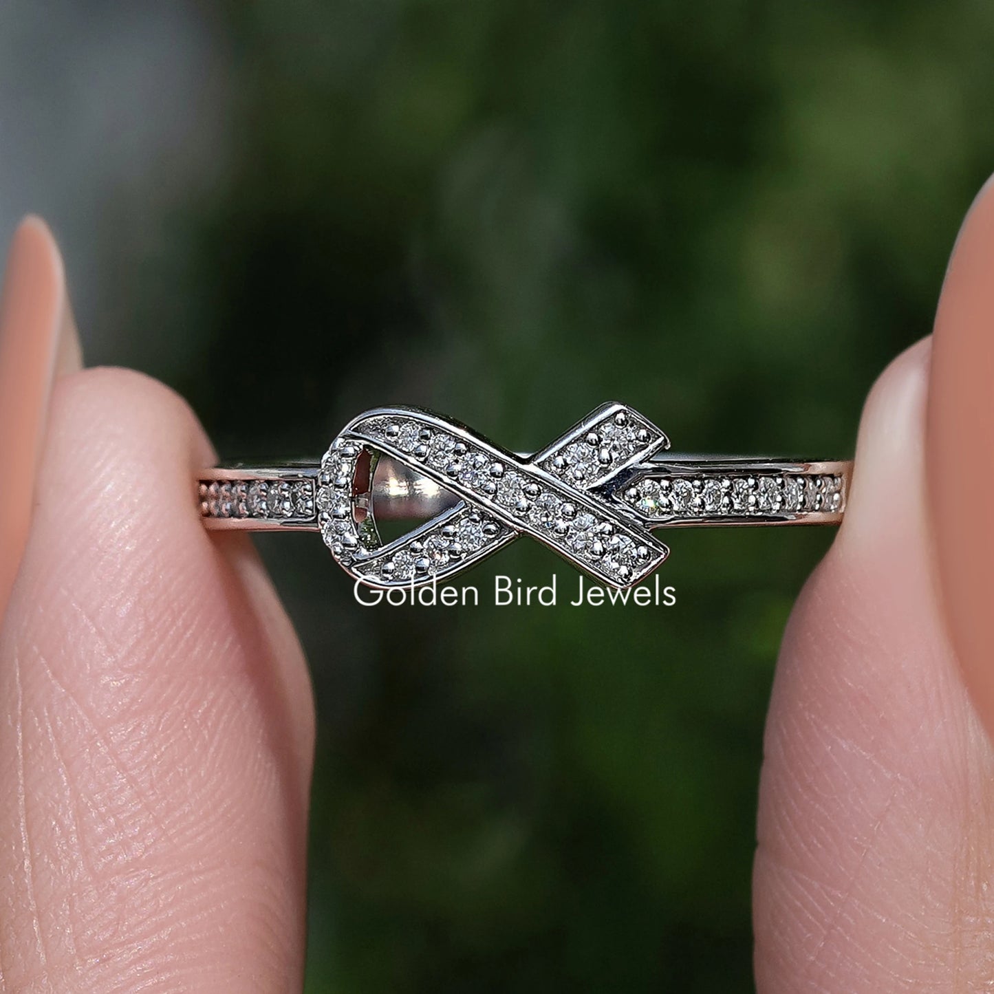 Ribbon Style Round Cut Moissanite Ring