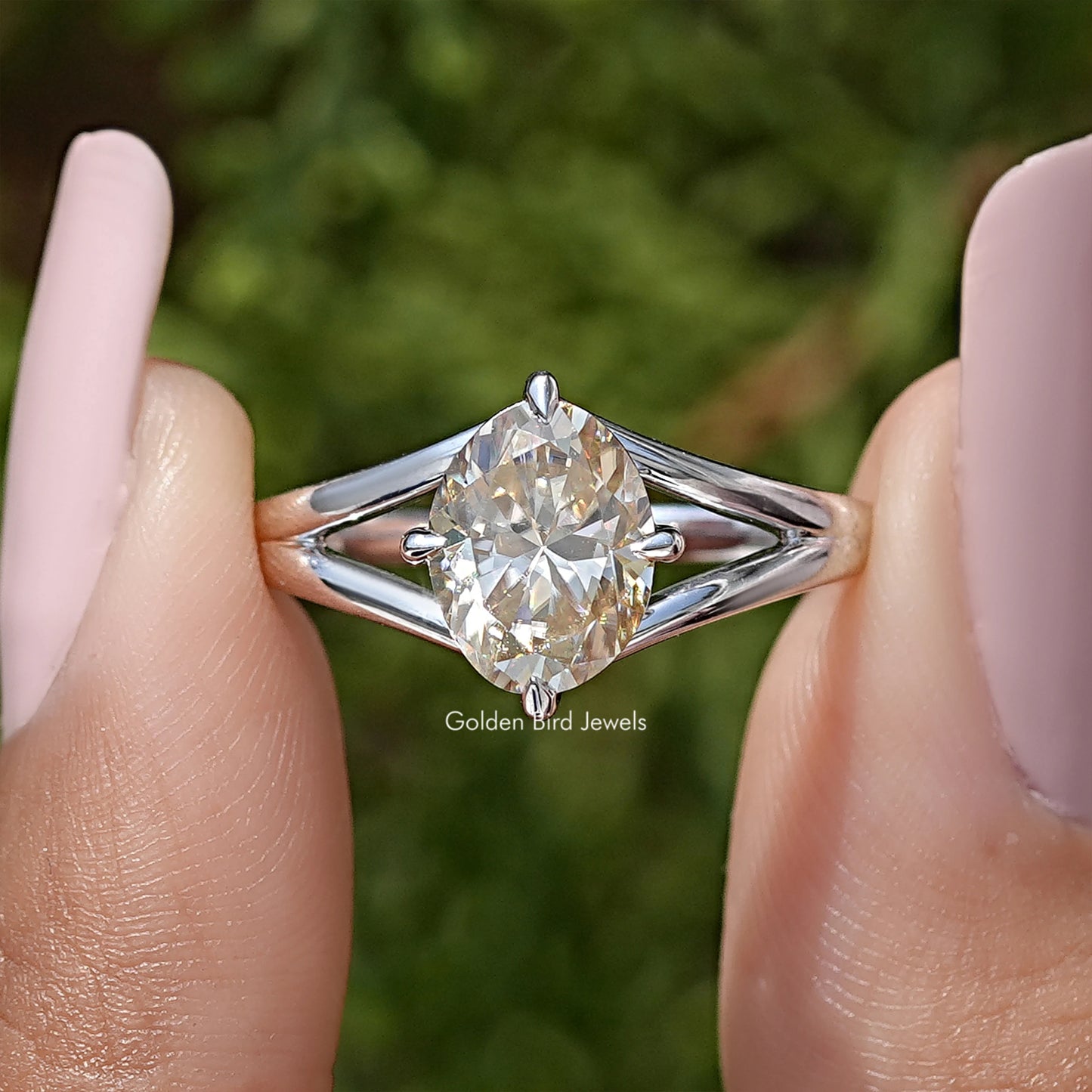 Oval Moissanite Gemstone Spilt Shank Engagement Ring