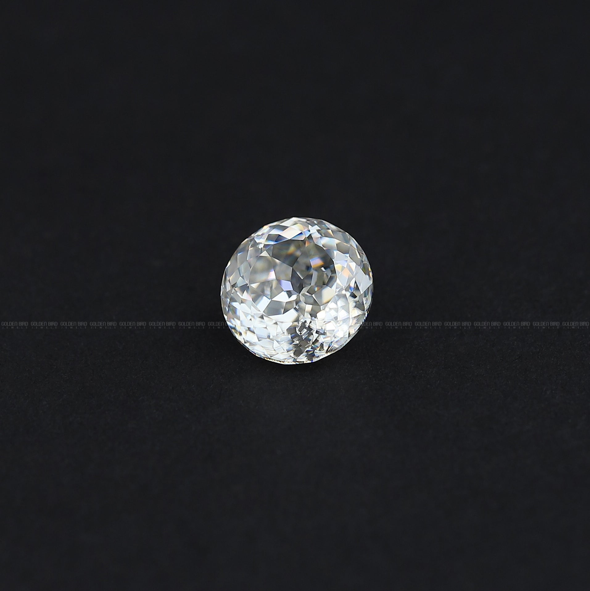 Top View Of Round Cut Loose Moissanite Stone